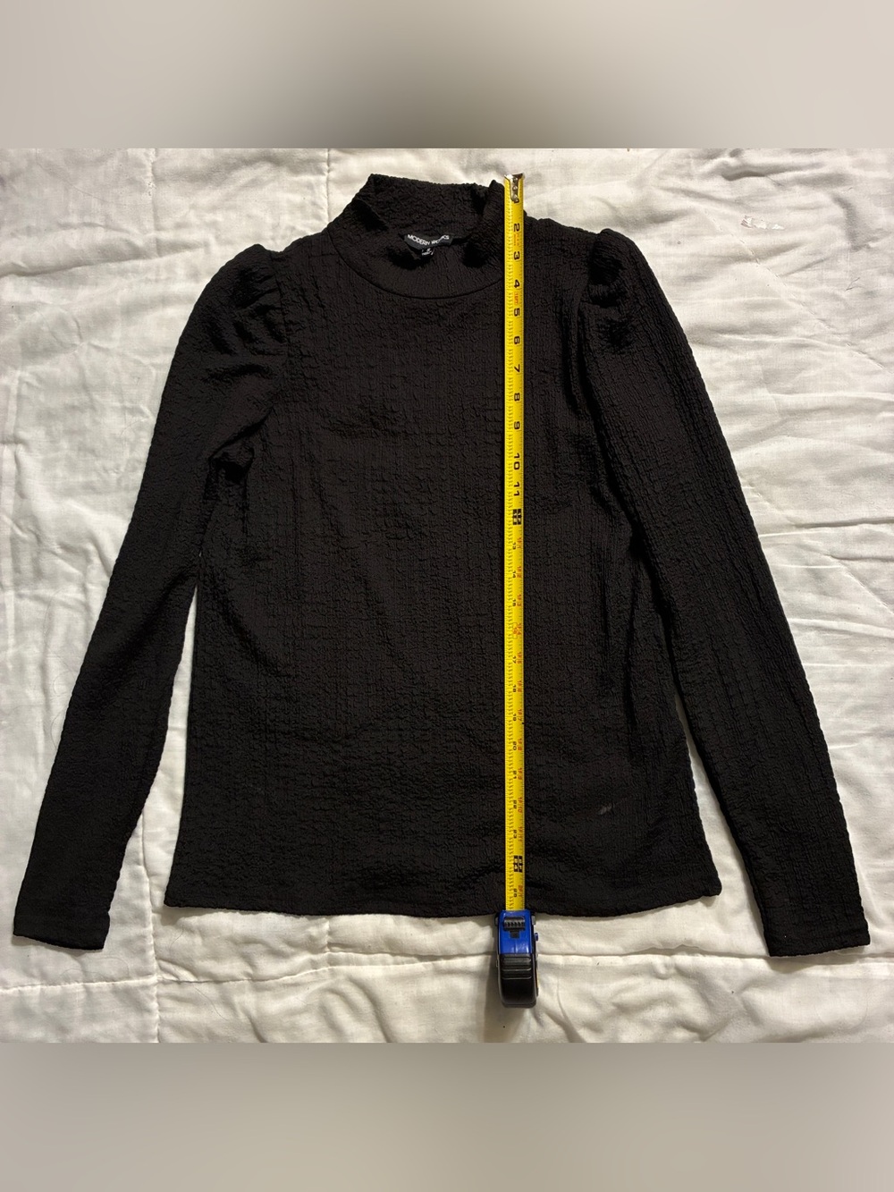 Women’s Black Long-Sleeve Textured Mock Neck Top
